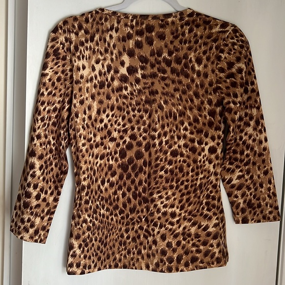 NWT J. McLaughlin Signature Tee in Safari.  Size small. - Picture 4 of 4